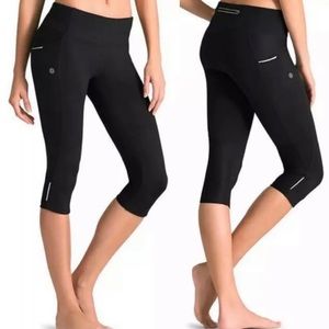 Athleta Dobby Be Free Knicker Cropped Leggings